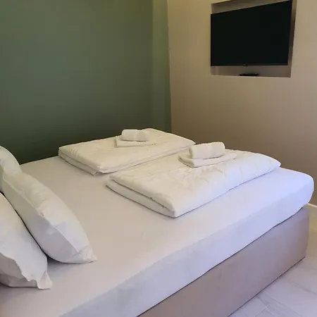 Aida Villa SJJ